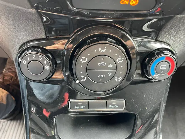 Ford Fiesta 1.0 EcoBoost Titanium 2013 Benzine 18