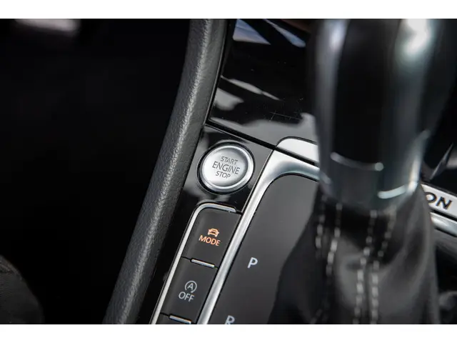 Volkswagen Golf 2.0 TSI 4Motion R 2017 Benzine 25