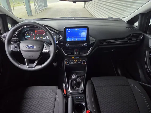 Ford Fiesta 1.0 EcoBoost Hybrid Titanium 2022 Benzine 4