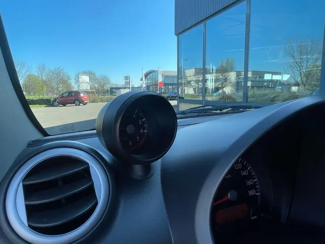 Suzuki Alto 1.0 Exclusive EASSS 2013 Benzine 12