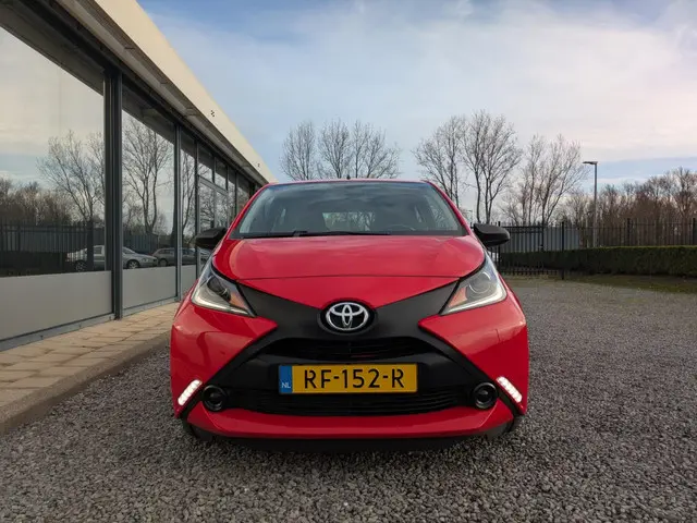 Toyota Aygo 1.0 VVT-i x-fun | Airco | Bluetooth 2017 Benzine 6