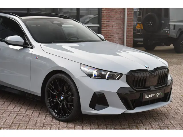 BMW 5 Serie Touring 520i M-Sport 2024 Benzine 62
