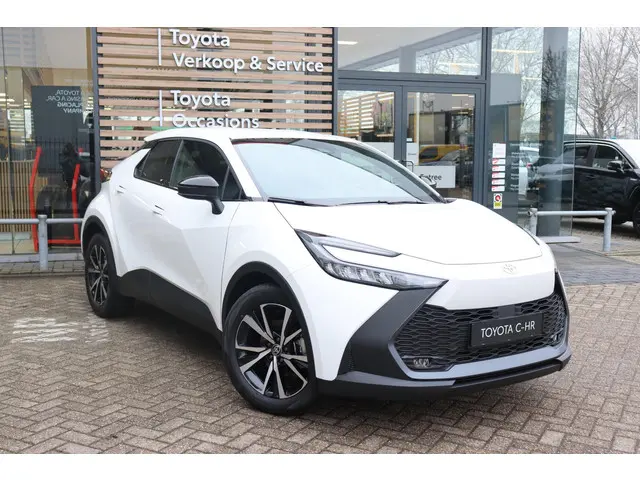 Toyota C-HR 2