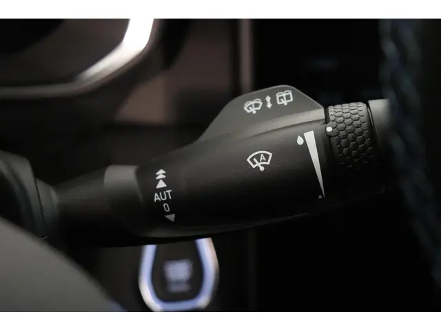 Lynk & Co 01 1.5 2025 Hybride Benzine 16