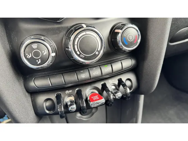 MINI Cooper Mini 1.5 Business 2016 Benzine 18