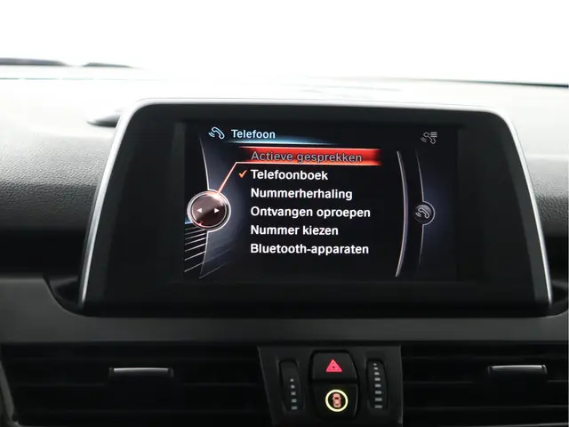 BMW 2 Serie Active Tourer 220i Essential 2015 Benzine 38