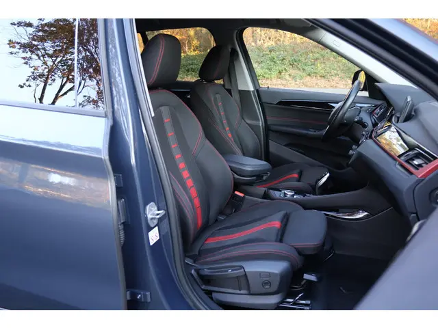 BMW X1 sDrive18i 2019 Benzine 13