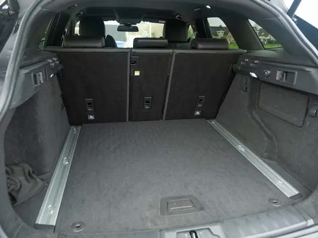 Jaguar F-PACE 2.0 Portfolio AWD 20d 2016 Diesel 53