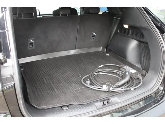 Ford Kuga 2.5 PHEV Titanium 2022 Hybride Benzine 6