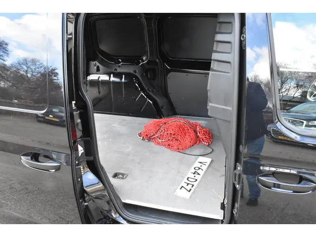 Volkswagen Caddy Cargo 2.0 TDI Style 2023 Diesel 10