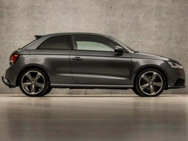 Audi A1 1.8 TFSI S-Line Sport 2015 Benzine 4