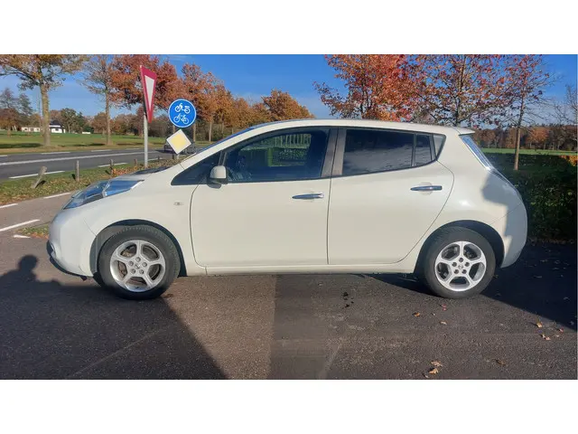 Nissan Leaf Acenta 24 kWh 2015 Elektrisch 12