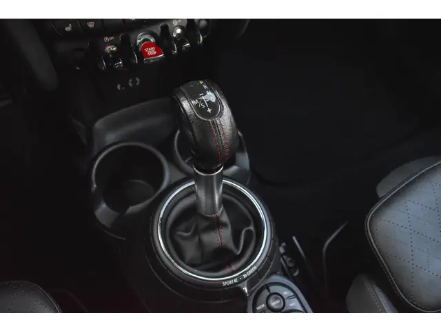 MINI Cooper S Mini 2.0 Serious Business 2014 Benzine 19