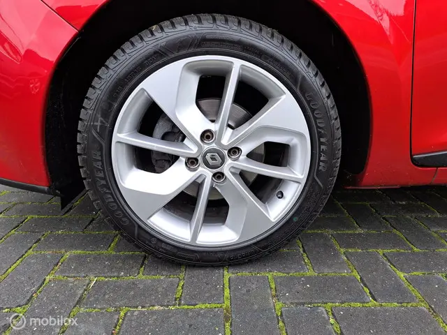 Renault Clio 0.9 TCe Eco2 Limited 2016 Benzine 9