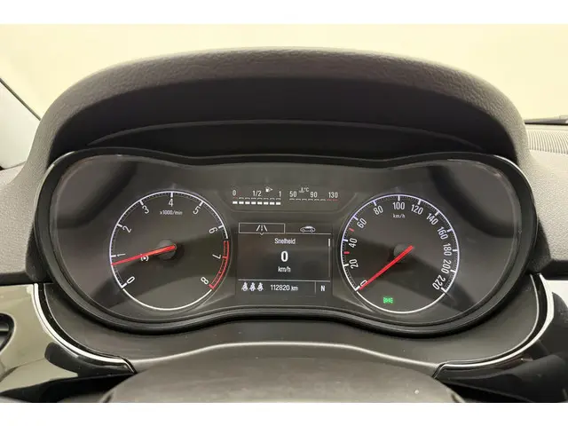 Opel Corsa 1.4 Online Edition 2018 Benzine 26