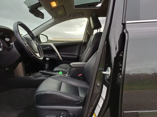 Toyota RAV4 2.0 Executive Business 4WD 2013 Benzine 26