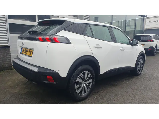 Peugeot 2008 1.2 PureTech Active 2021 Benzine 26
