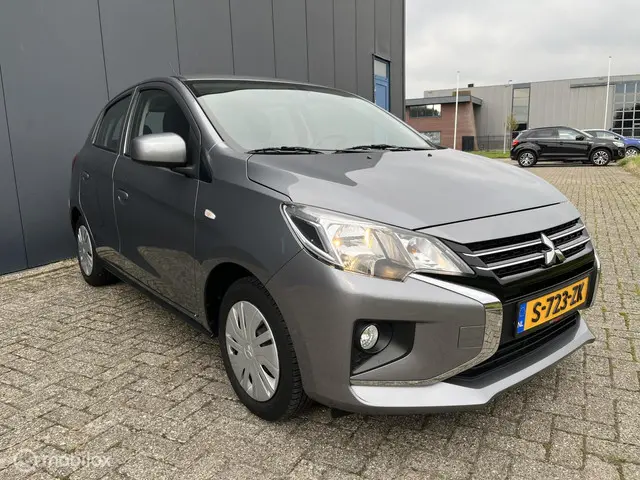 Mitsubishi Space Star 1.2 Connect+ 2023 Benzine 17