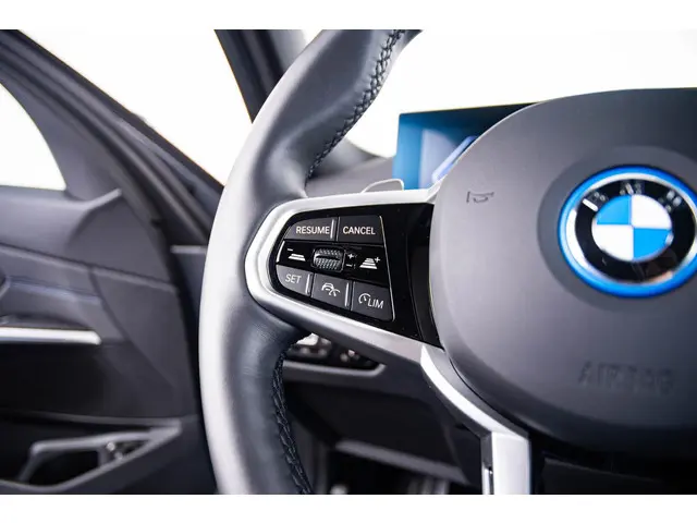 BMW 3 Serie Touring 330e 2025 Hybride Benzine 44