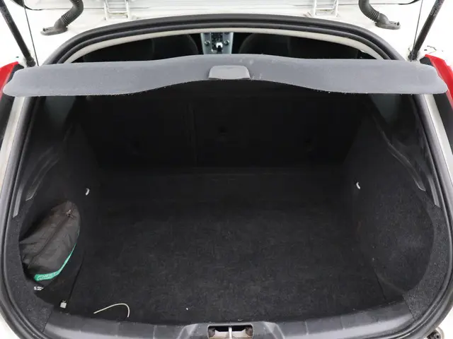 Volvo V40 2.0 D2 120 PK EURO 6 + NAVIGATIE 2018 Diesel 15