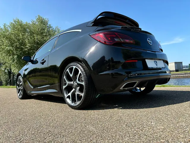 Opel Astra GTC 2.0 Turbo OPC | Recaro | 20inch 2018 Benzine 13