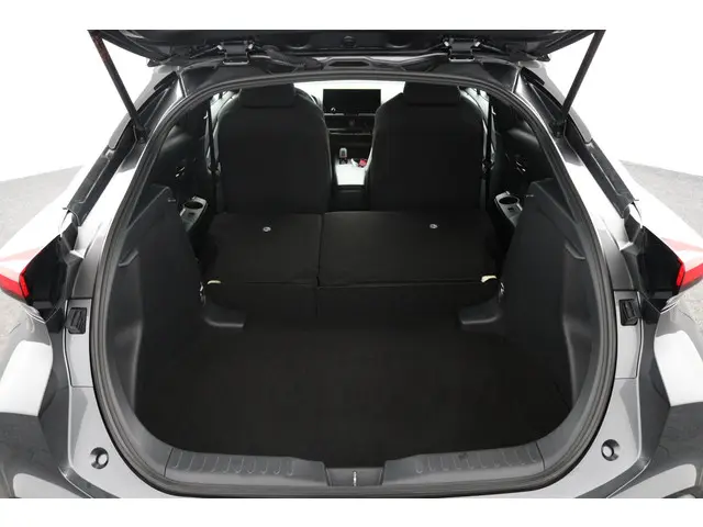 Toyota C-HR 1.8 Hybrid 140 Dynamic 2024 Hybride Benzine 25
