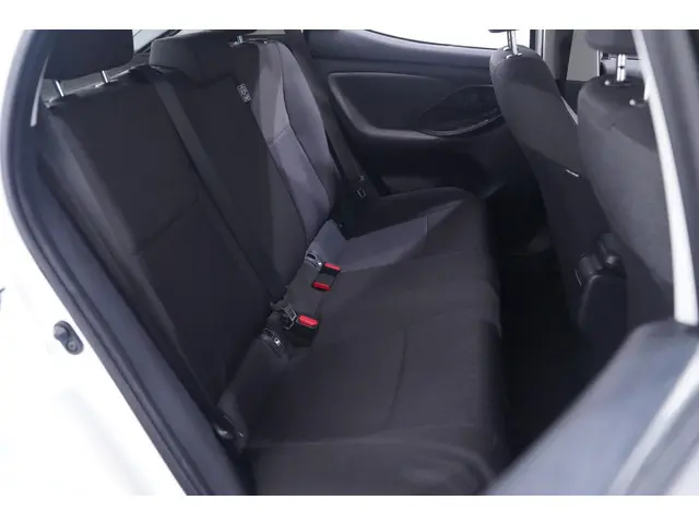 Toyota Yaris 1.5 Hybrid Dynamic 2021 Hybride Benzine 40