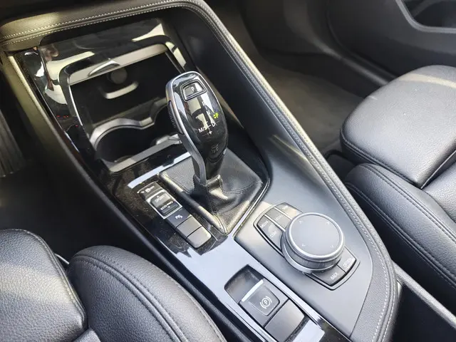 BMW X1 SDrive18i High Executive 2019 Benzine 10