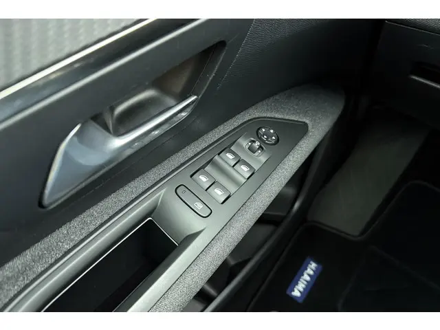 Peugeot 3008 1.5 BlueHDi Blue Lease Premium 2019 Diesel 16