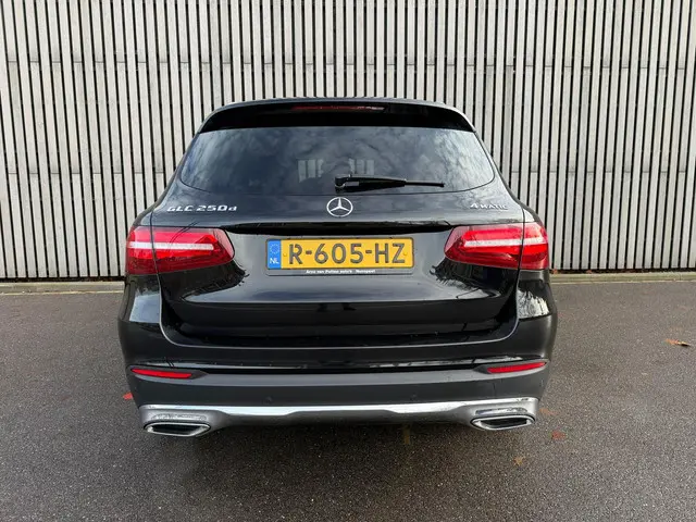 Mercedes-Benz GLC 250 d 4MATIC Prestige 2016 Diesel 30