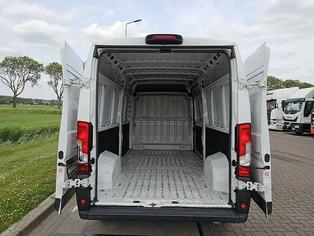 Peugeot Boxer 2.2 2024 Diesel 15