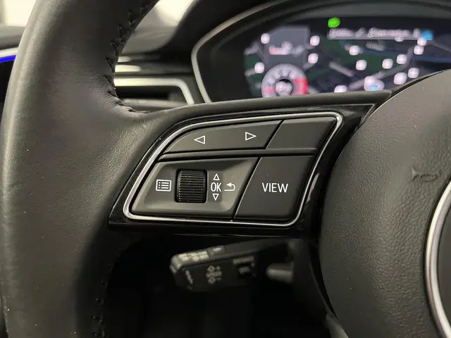 Audi A4 Avant 35 TFSI Launch edition 2020 Benzine 36