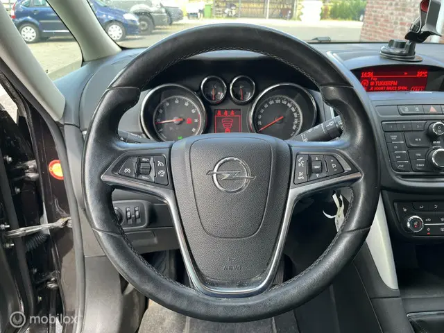 Opel Zafira Tourer 1.4 Cosmo 2012 Benzine 11