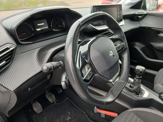 Peugeot 208 1.2 PureTech Active 2020 Benzine 12