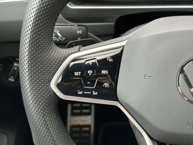 Volkswagen Tiguan 1.5 TSI R-Line 2023 Benzine 50