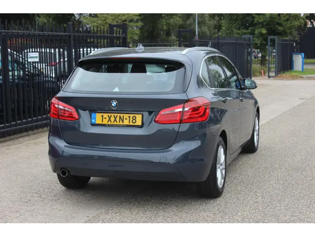 BMW 2 Serie Active Tourer 218i Executive 2014 Benzine 8