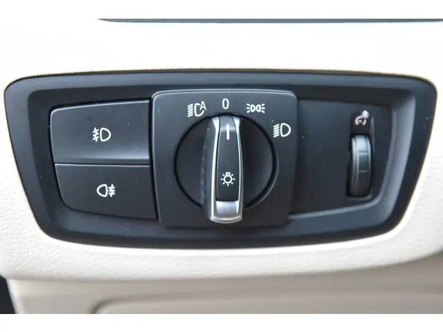 BMW X1 sDrive20i High Executive 2017 Benzine 26