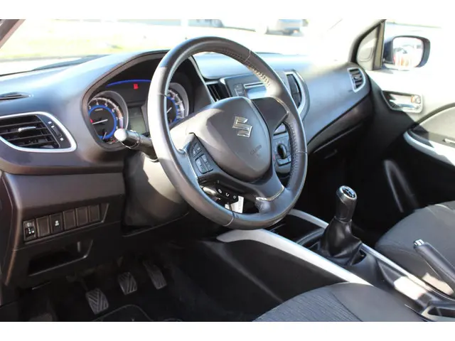 Suzuki Baleno 1.2 Rhino 2017 Benzine 10