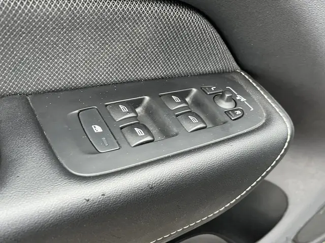 Volvo XC60 2.0 B4 R-Design 2021 Benzine 22