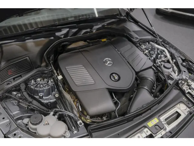 Mercedes-Benz C-Klasse C300 AMG 258pk 2021 Benzine 53