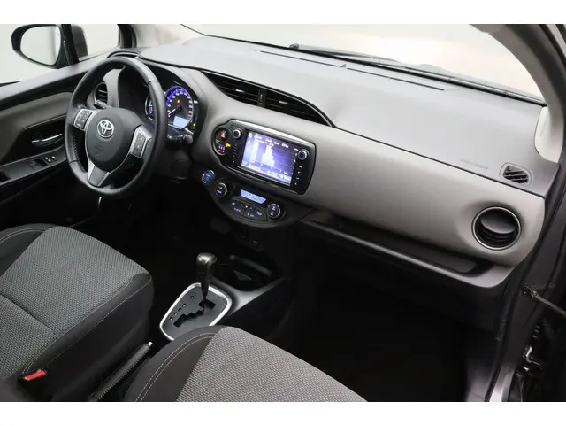 Toyota Yaris 1.5 Hybrid Aspiration 2015 Hybride Benzine 20