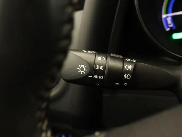 Toyota Auris 1.8 Hybrid Dynamic 2017 Hybride Benzine 17