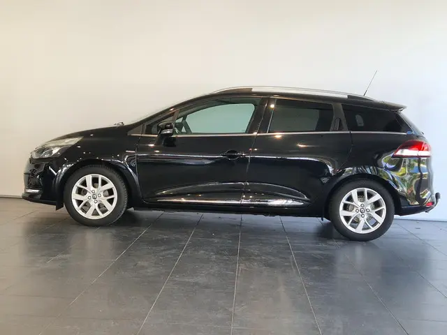 Renault Clio Estate 0.9 TCe Limited 2018 Benzine 14