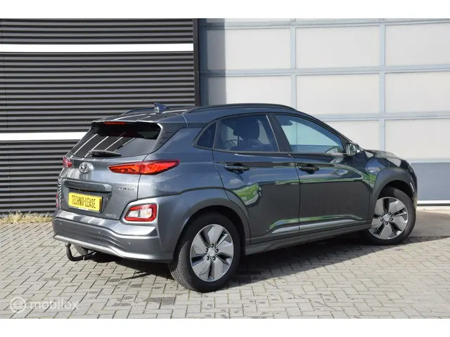 Hyundai Kona EV Premium 64 kWh + Trekhaak 2019 Elektrisch 7