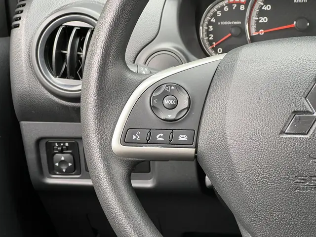 Mitsubishi Space Star 1.2 Connect+ 2024 Benzine 22