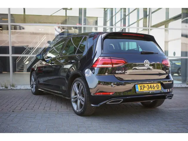 Volkswagen Golf 2