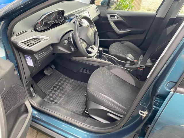 Peugeot 2008 1.2 PureTech Active 2017 Benzine 11