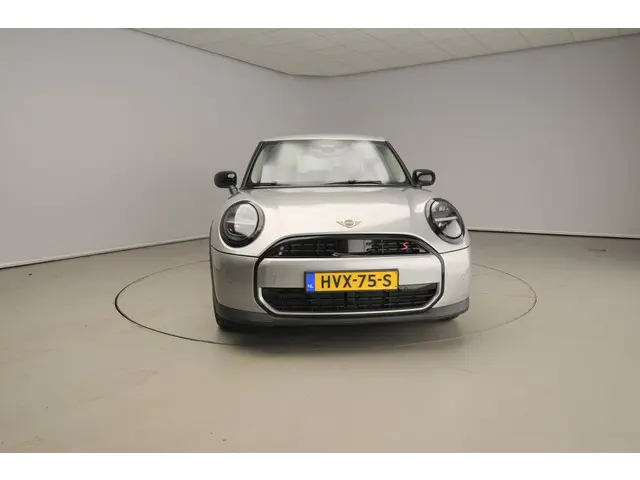 MINI 5-Deurs Cooper S 2025 Benzine 5