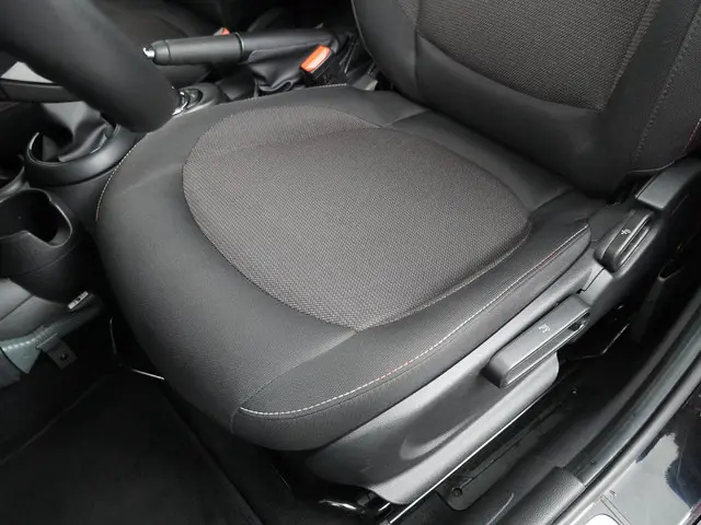 MINI 5-Deurs Cooper 2019 Benzine 13