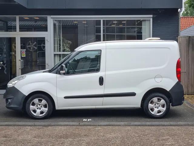 Opel Combo 1.6 CDTi L1H1 Edition 2016 Diesel 2